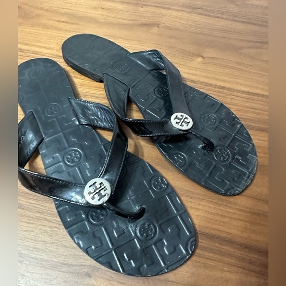 Tory Burch Silver Logo Flip flop thong sandals size 11 - Picture 2 of 7
